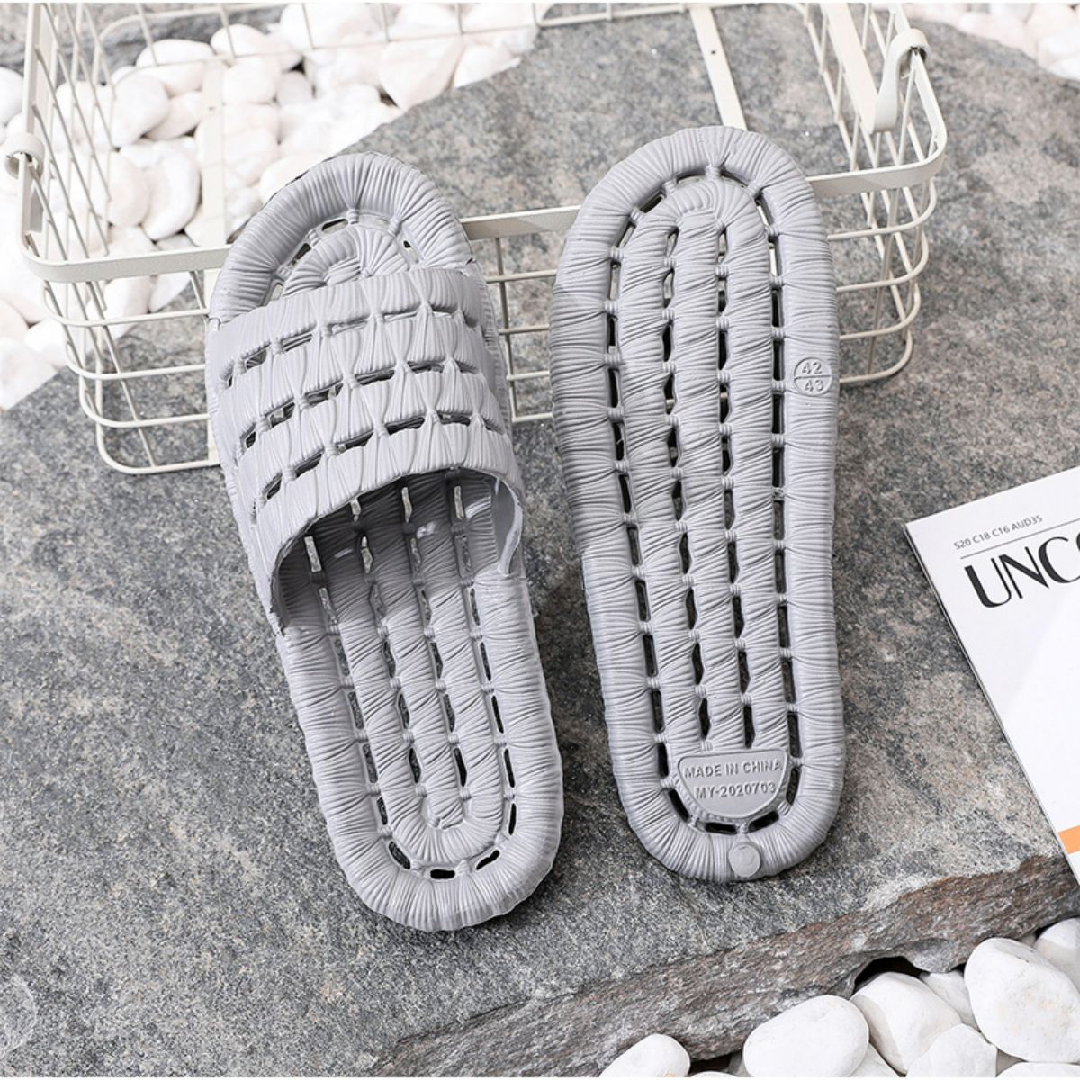 New summer couple home slippers bath non-slip silent bathroom hollow leaking sandals