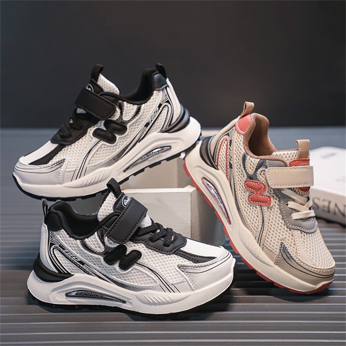 Medium and large boys and girls color matching simple style double mesh breathable ultra-light anti-odor sports shoes