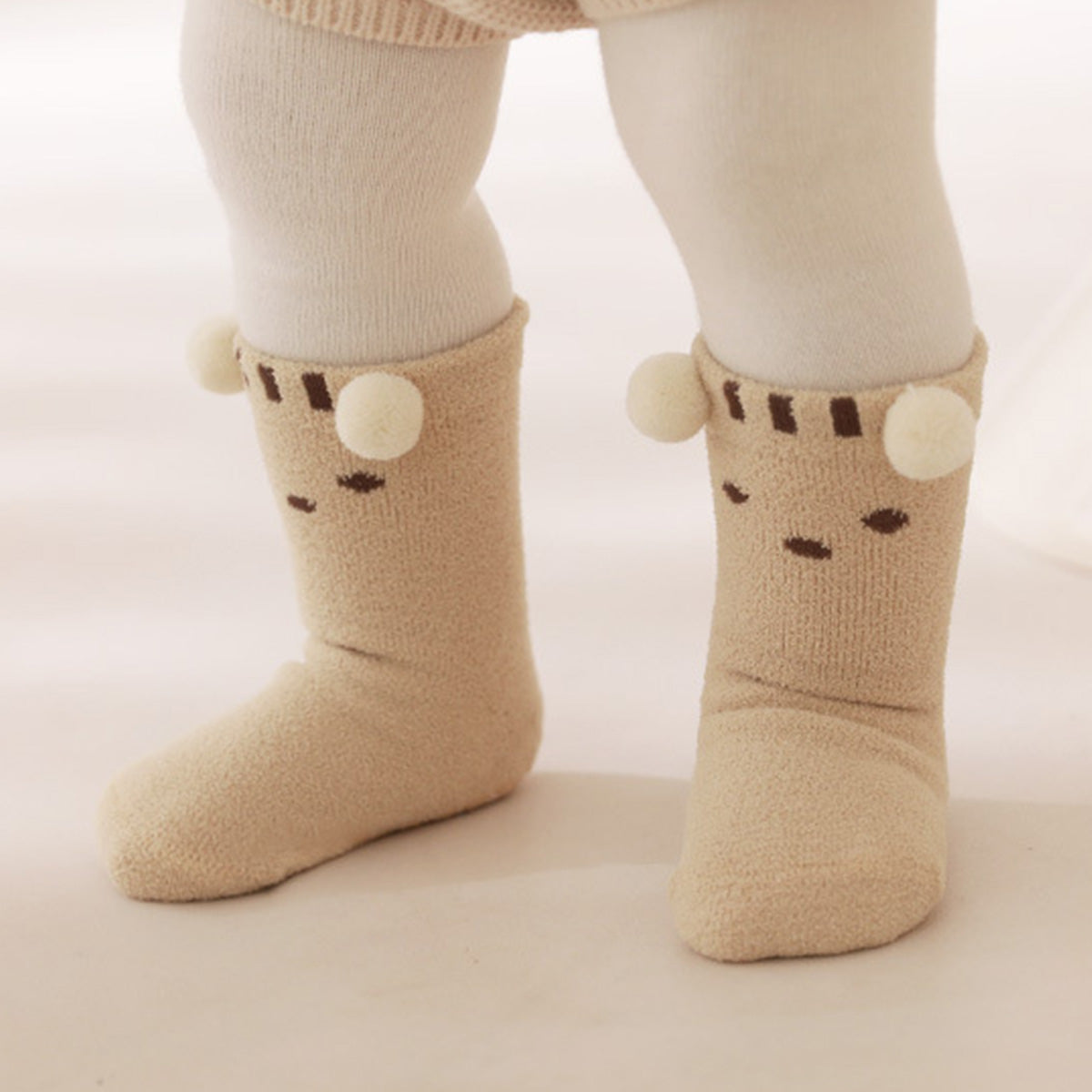 Children's cute doll embroidered pattern socks