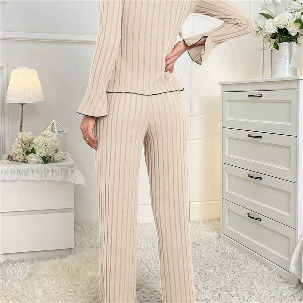 Women's two-piece pajamas for home warmth and outdoor wear