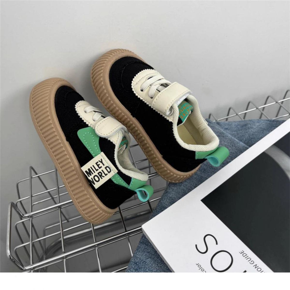 Children's and boys' spring and autumn color matching simple design soft bottom biscuit head low top canvas shoes