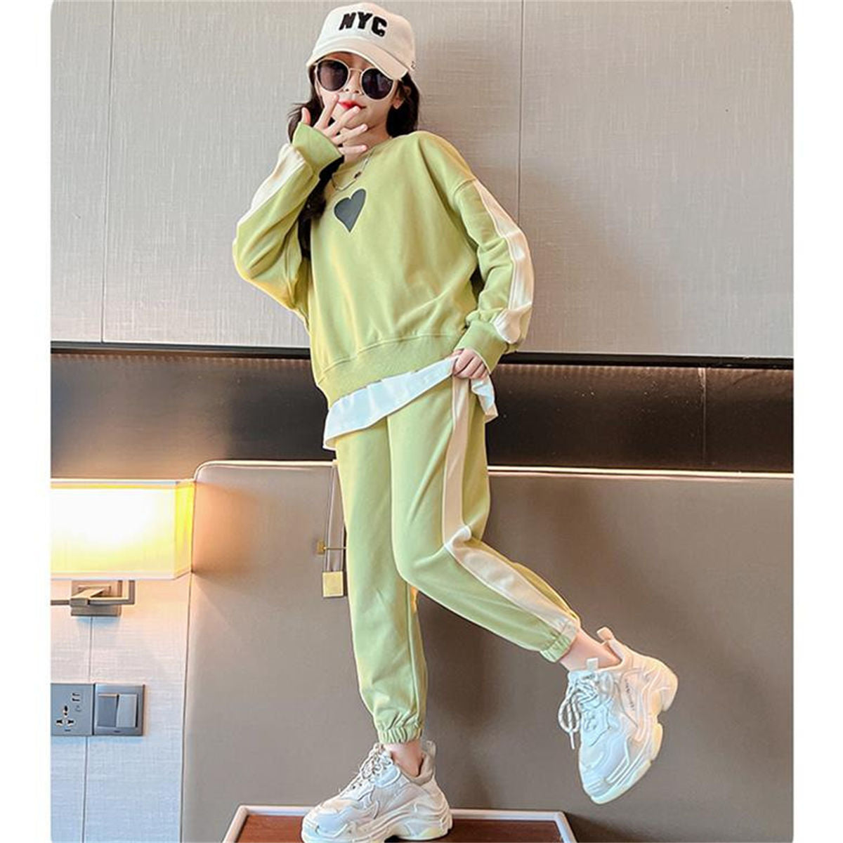 Cute autumn love sports style T-shirt suit for middle and large children and girls