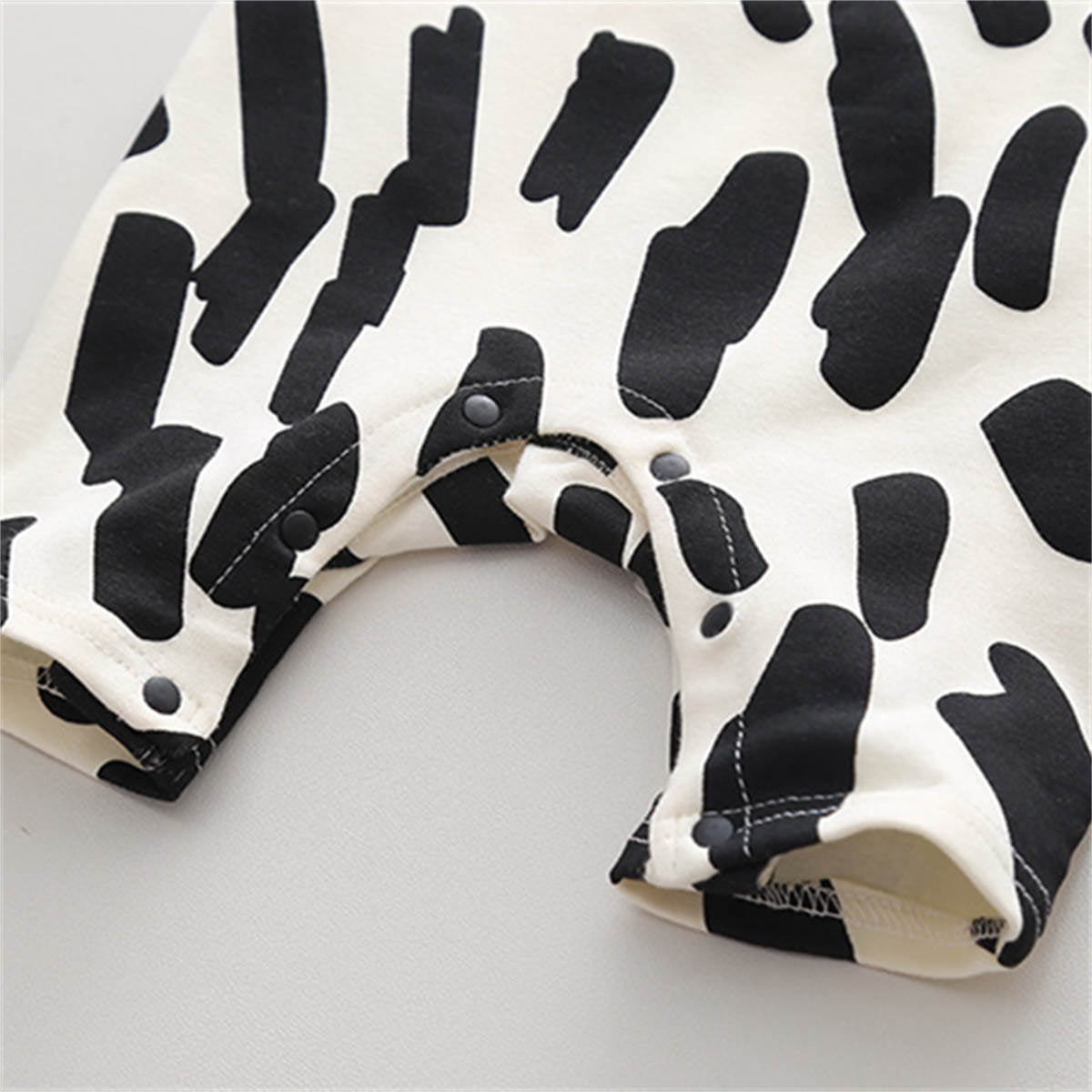 Baby pure cotton cow print + hat baby crawling clothes