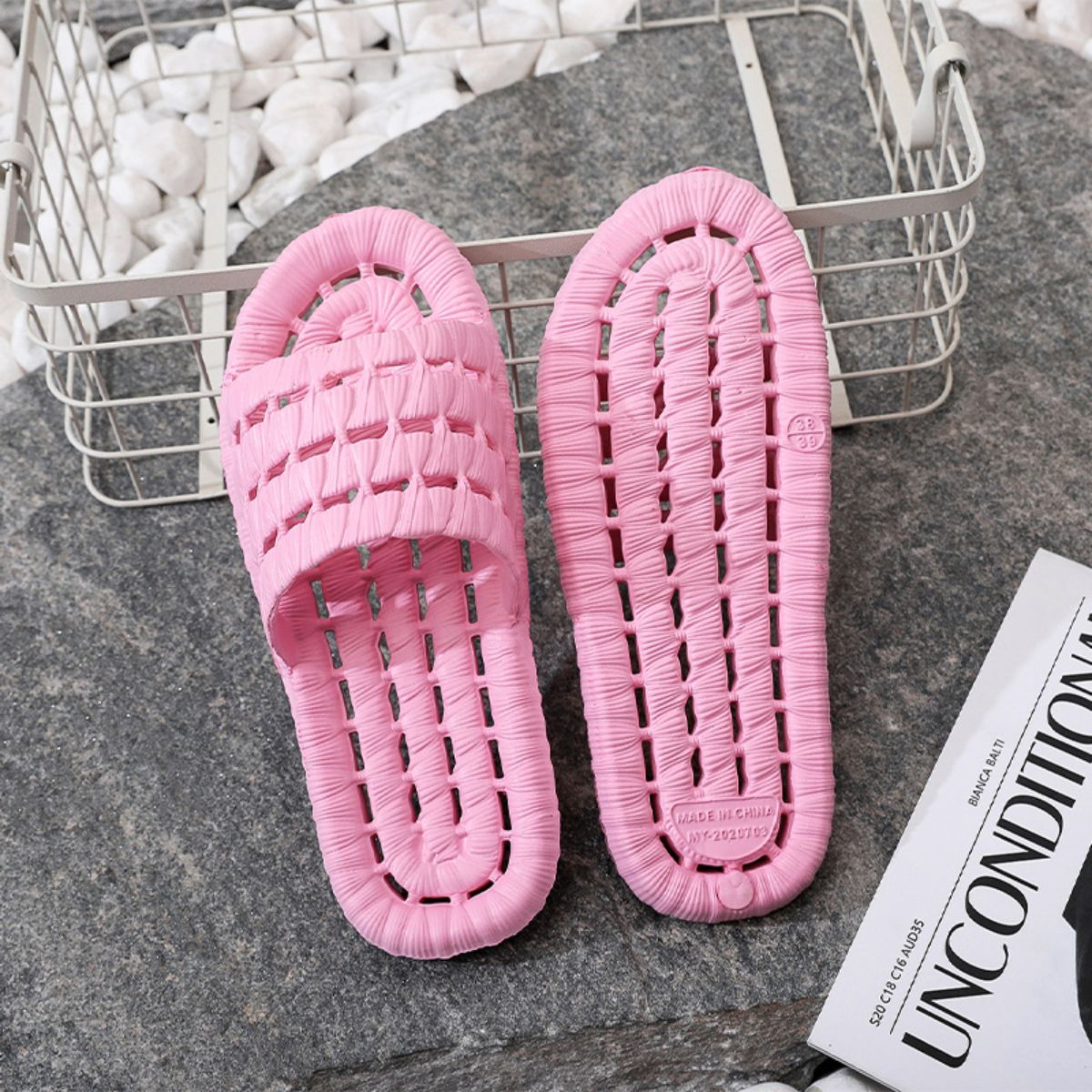 New summer couple home slippers bath non-slip silent bathroom hollow leaking sandals