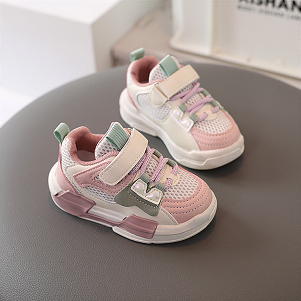 Children's and boys' spring and autumn simple color casual style Velcro mesh breathable sports shoes