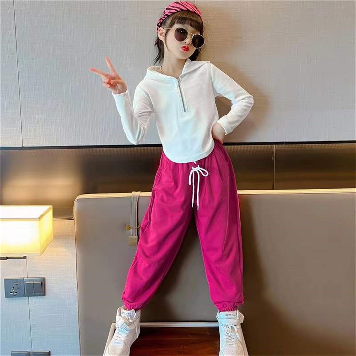 Girls sports zipper sweatshirt trousers autumn clothes net celebrity middle and big children two-piece suit