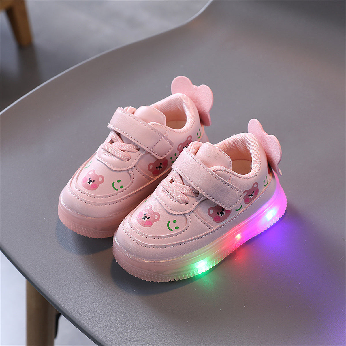 Cute pink bear style LED waterproof casual low-top sneakers for kids and girls