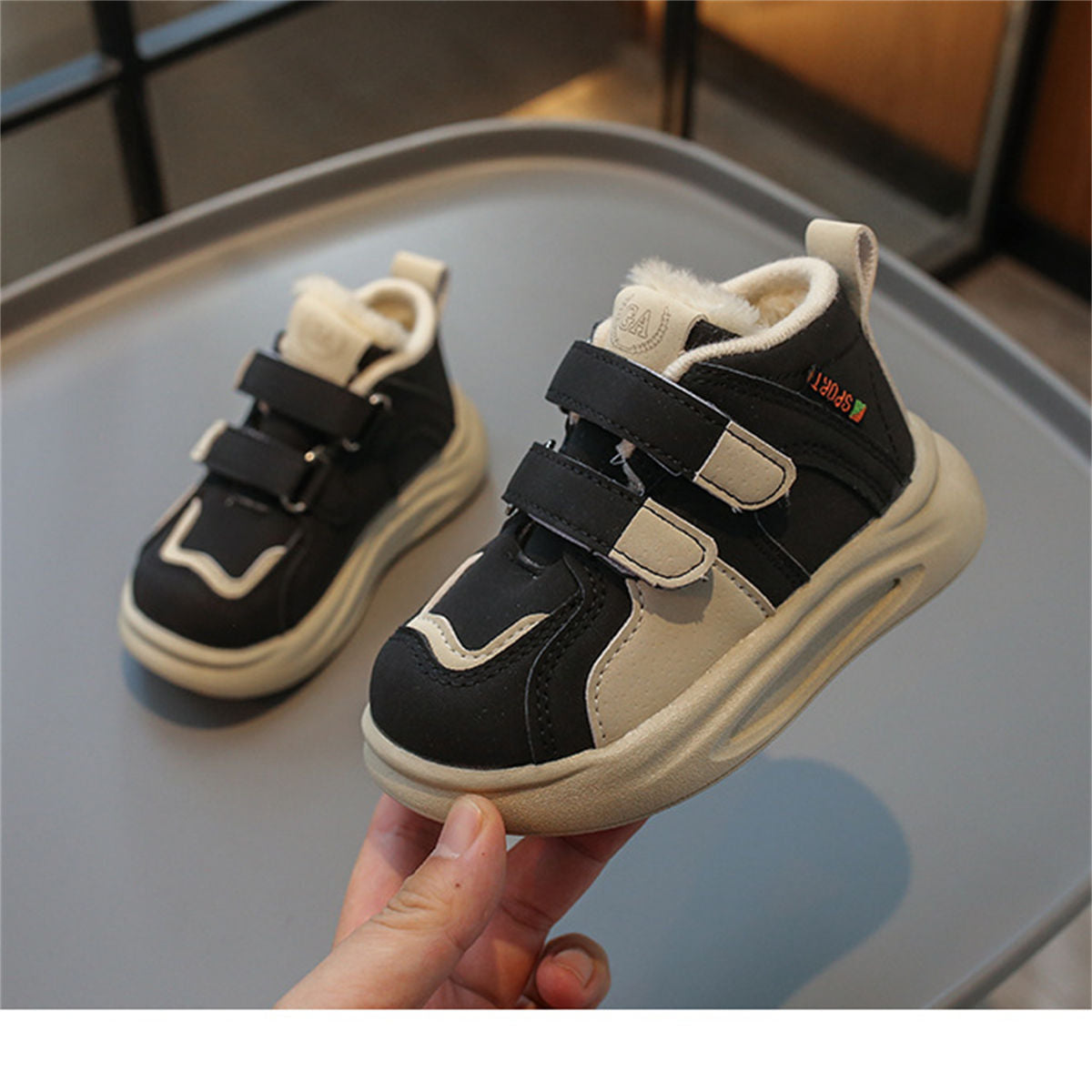 Winter velvet color matching casual style versatile sports shoes for children and boys