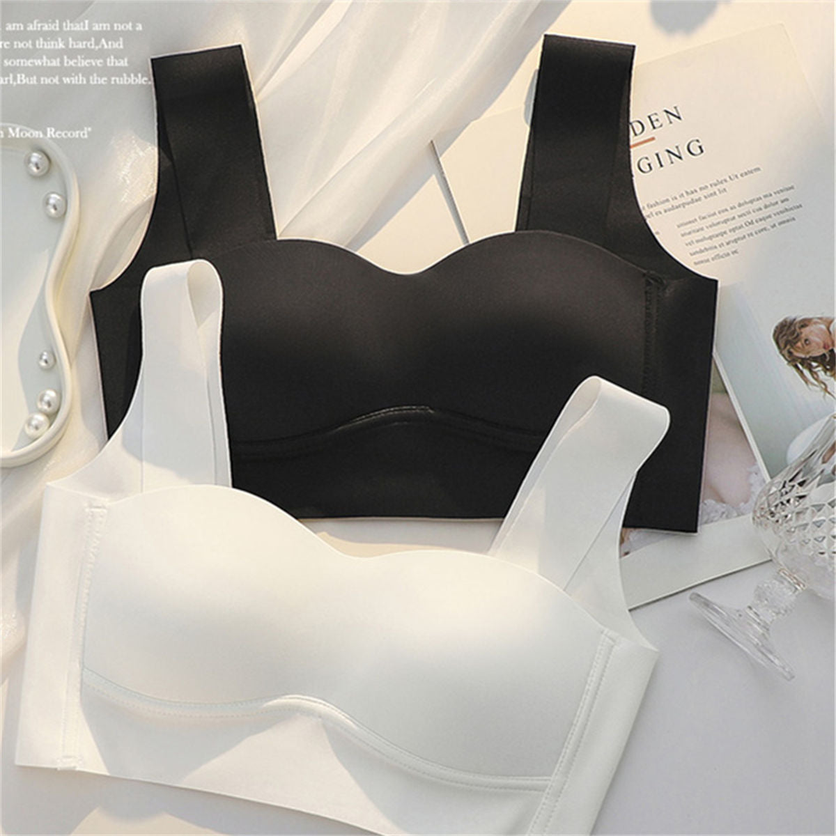 Underwear female undershirt type thin section without steel ring anti-sagging bra