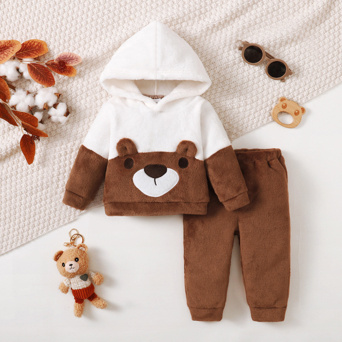 Baby Boy 2 Pieces Color-block Bear Graphic Fleeced Hooded Sweater & Pants for Winter