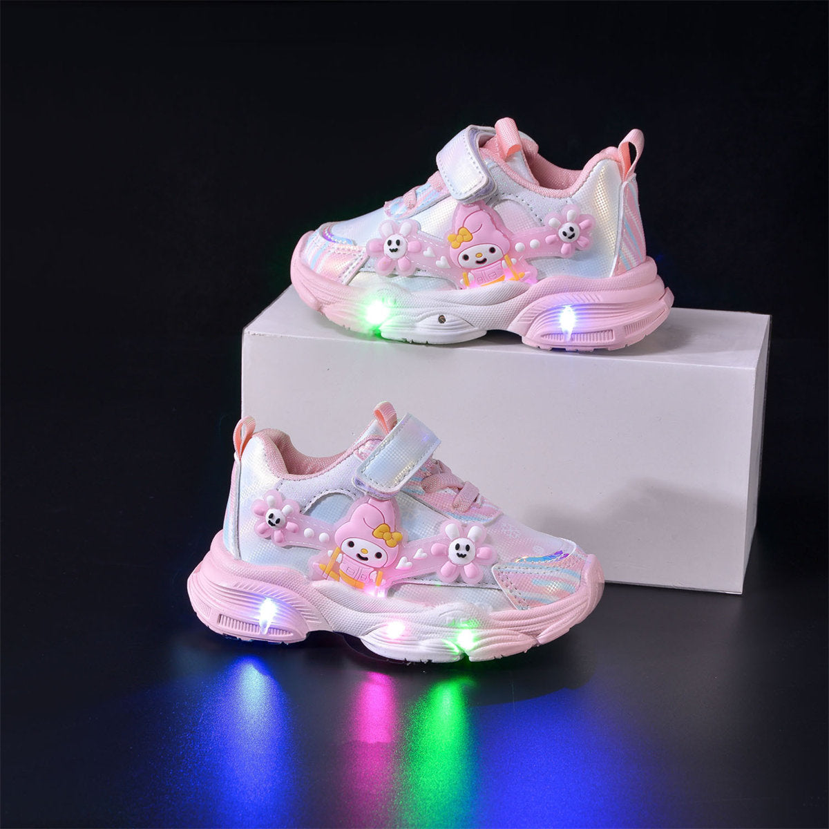 Children's girls' Sanrio cute cartoon style soft sole breathable luminous LED sports shoes