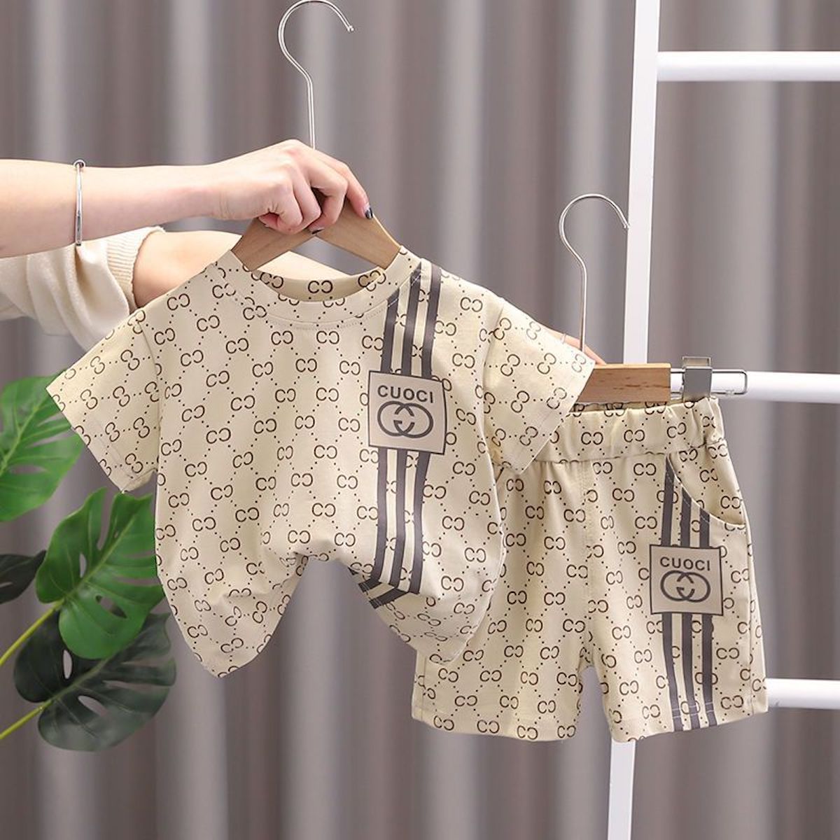 New summer clothes for boys, small and medium-sized children, fashionable summer clothes for boys, summer short-sleeved shorts, two-piece suits