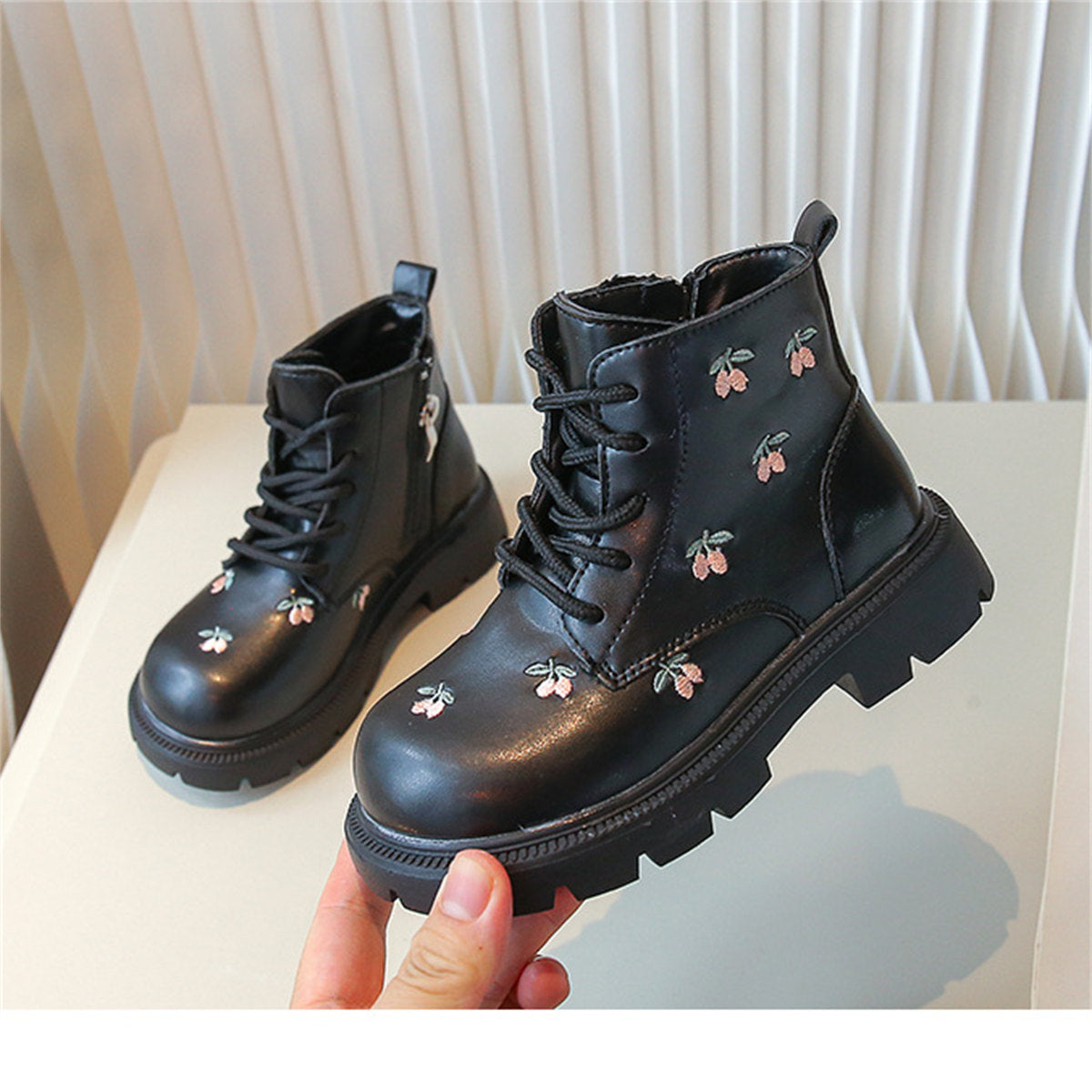 Sweet lady style embroidered waterproof and non-slip Martin boots for middle and large children