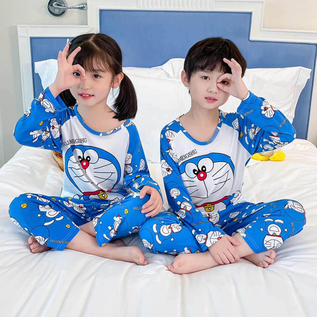 Autumn long-sleeved boys and girls cartoon casual suit