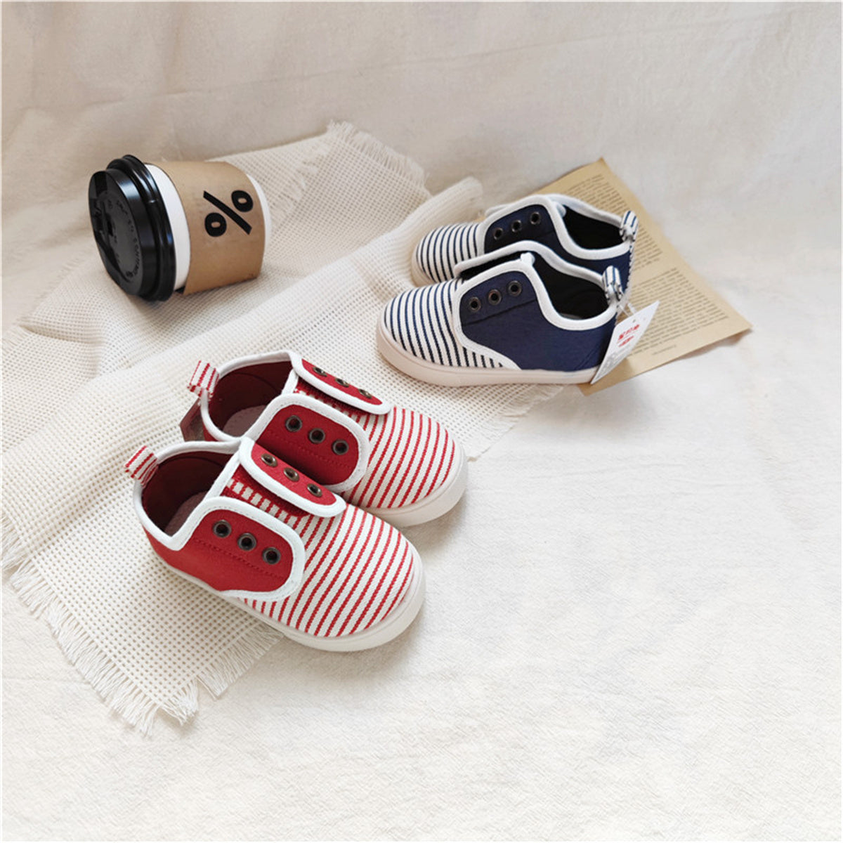 Children's and boys' simple striped casual style low-top canvas shoes