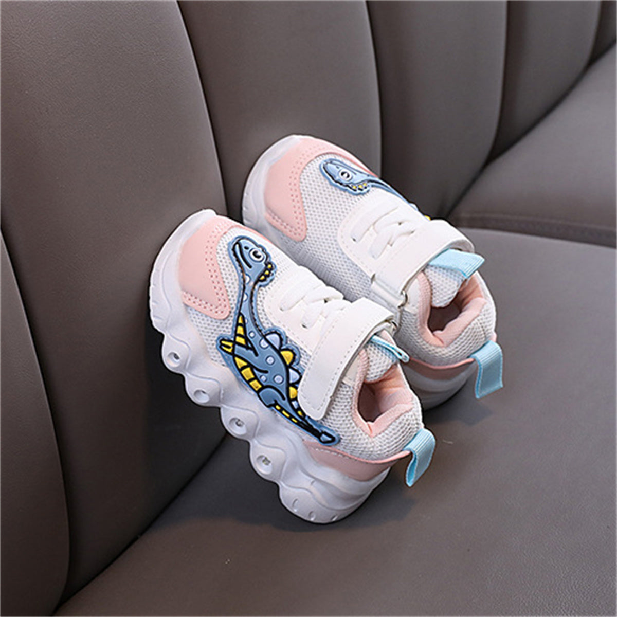 Children's and boys' spring and autumn cute dinosaur baby luminous LED Velcro breathable sports shoes