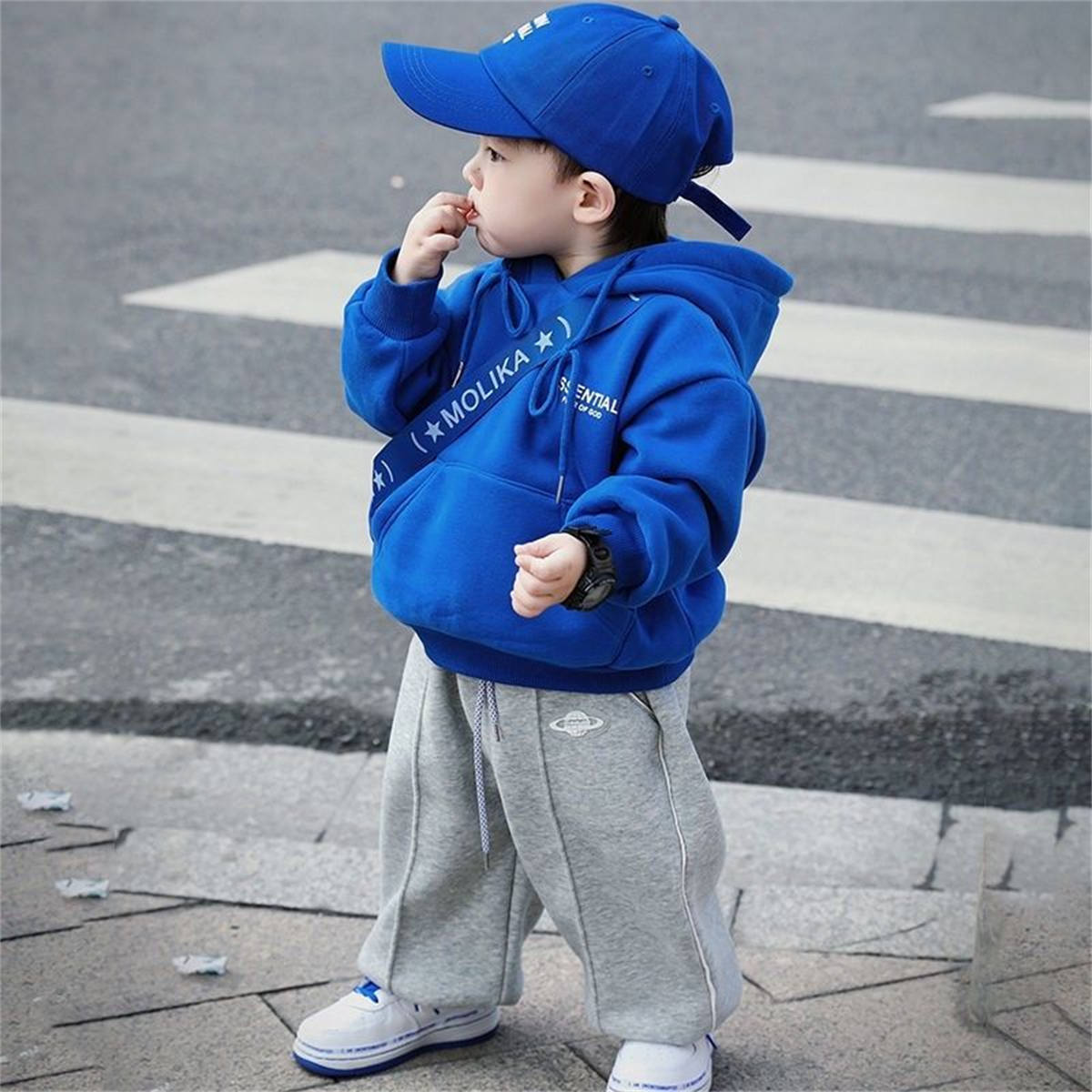 boys autumn and winter fleece sweatshirt