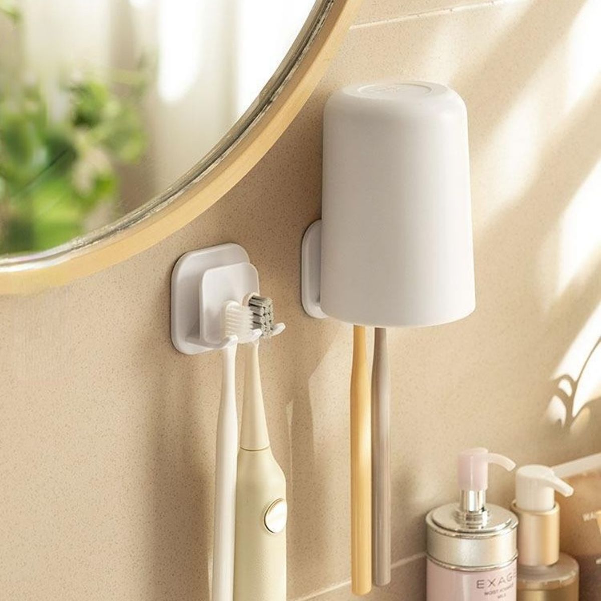 Electric toothbrush rack punch-free wall-mounted storage cup set hanging with lid dustproof household cup holder