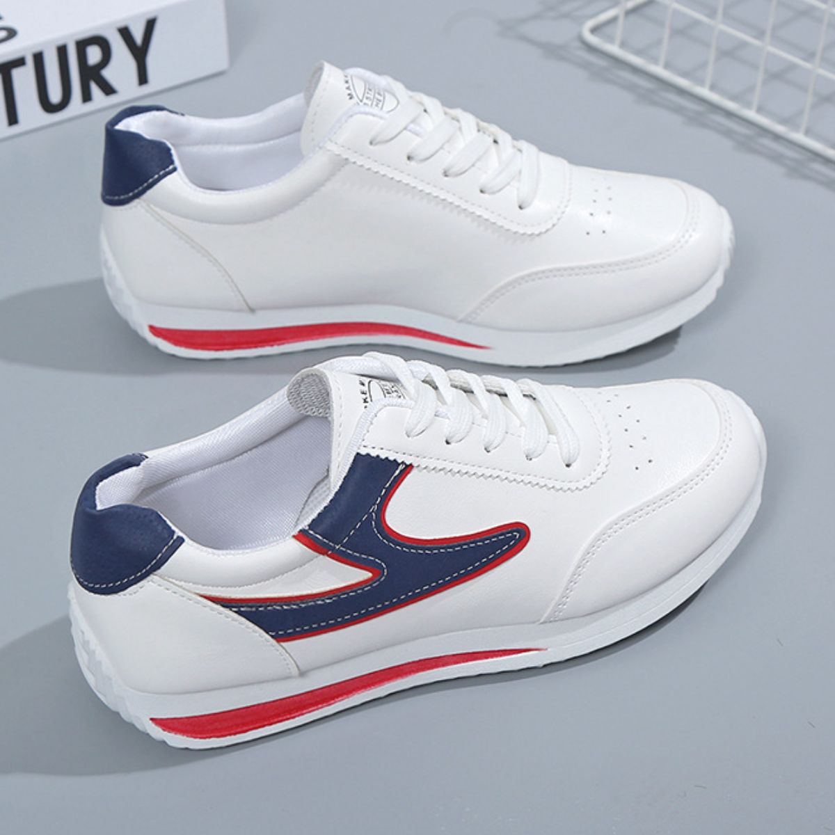 Fashionable and simple white shoes for women, low-top, soft sole, lightweight, casual and versatile ladies' Forrest Gump shoes