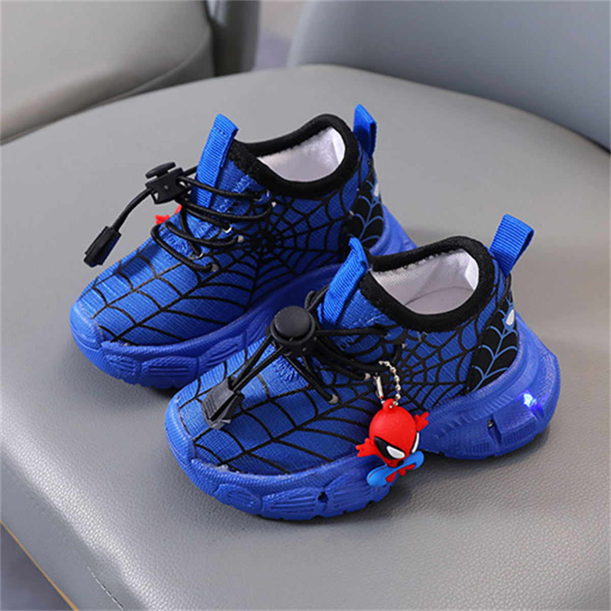 Children's mesh spider web LED light-up sports shoes