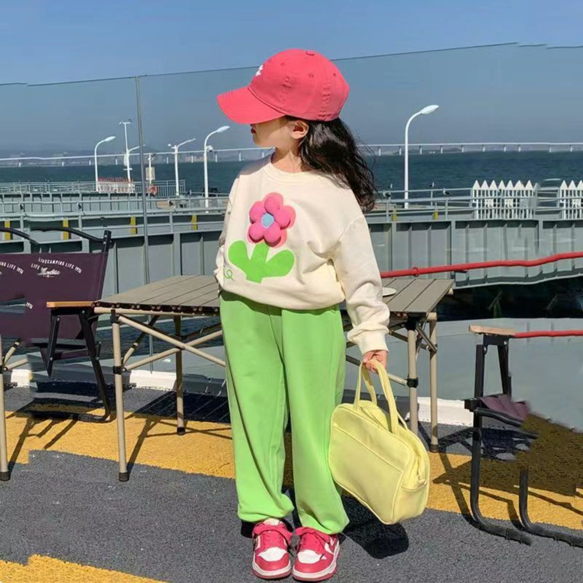 Girls suits new spring and autumn a complete set of children's three-dimensional flower sweater trousers two-piece suit