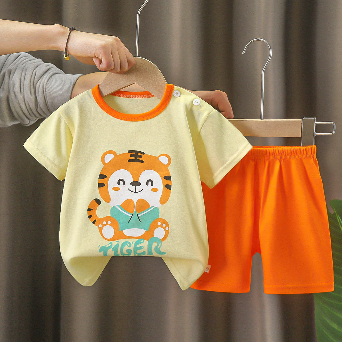 Children's 2-piece animal short-sleeved suit