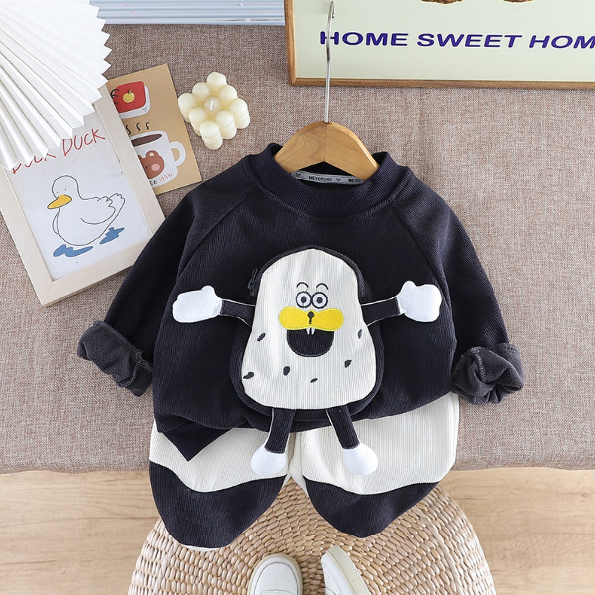 Winter children's plus velvet cute style sweater suit new style fashionable baby winter clothes warm two-piece suit