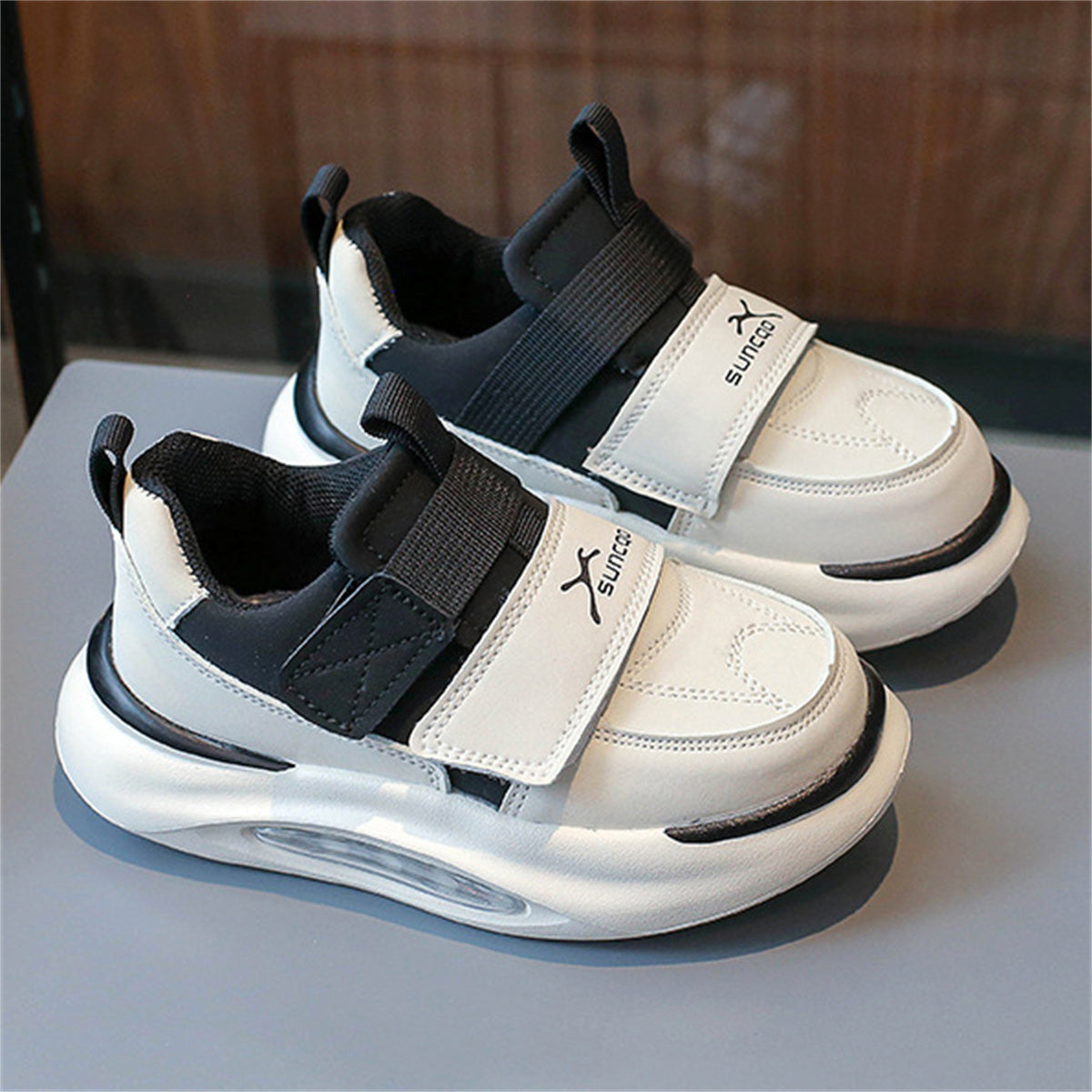 Children's and boys' autumn color matching Velcro casual sports shoes