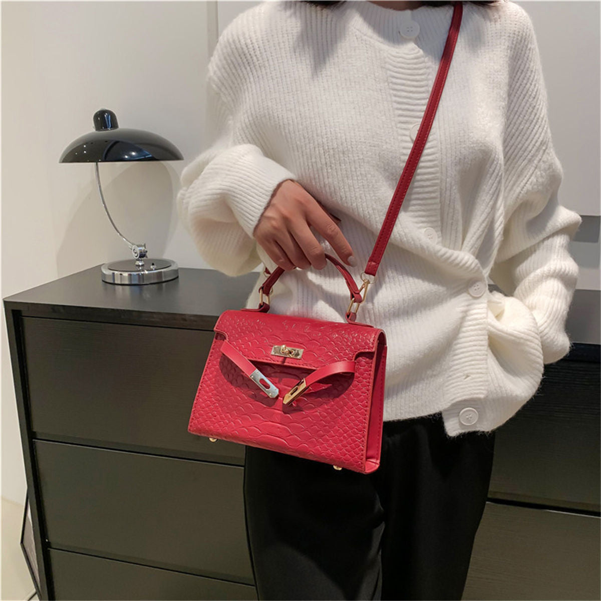 Ladies high-end versatile crossbody solid color shoulder bag