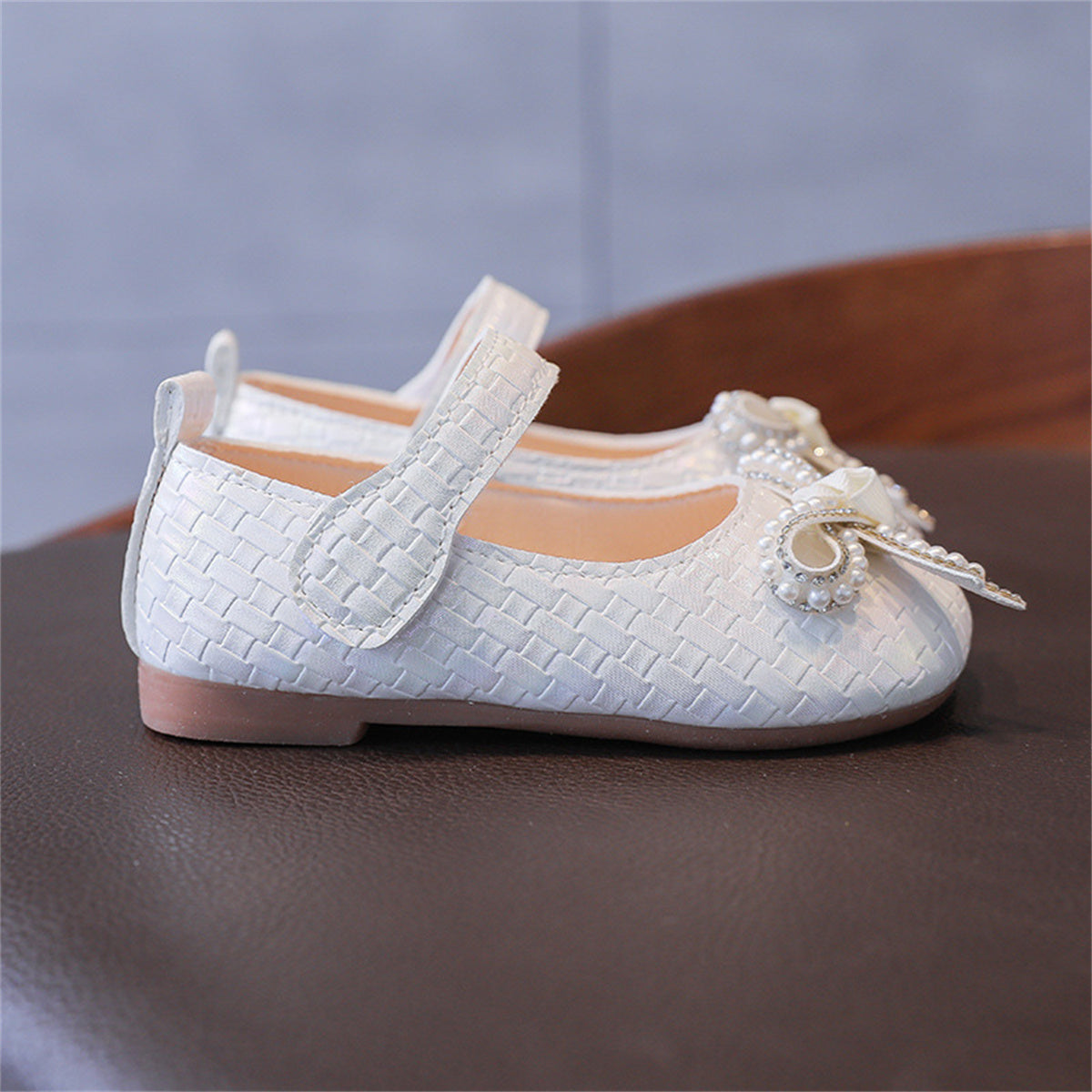 Children's sweet princess style pearl bow comfortable Velcro flat leather shoes