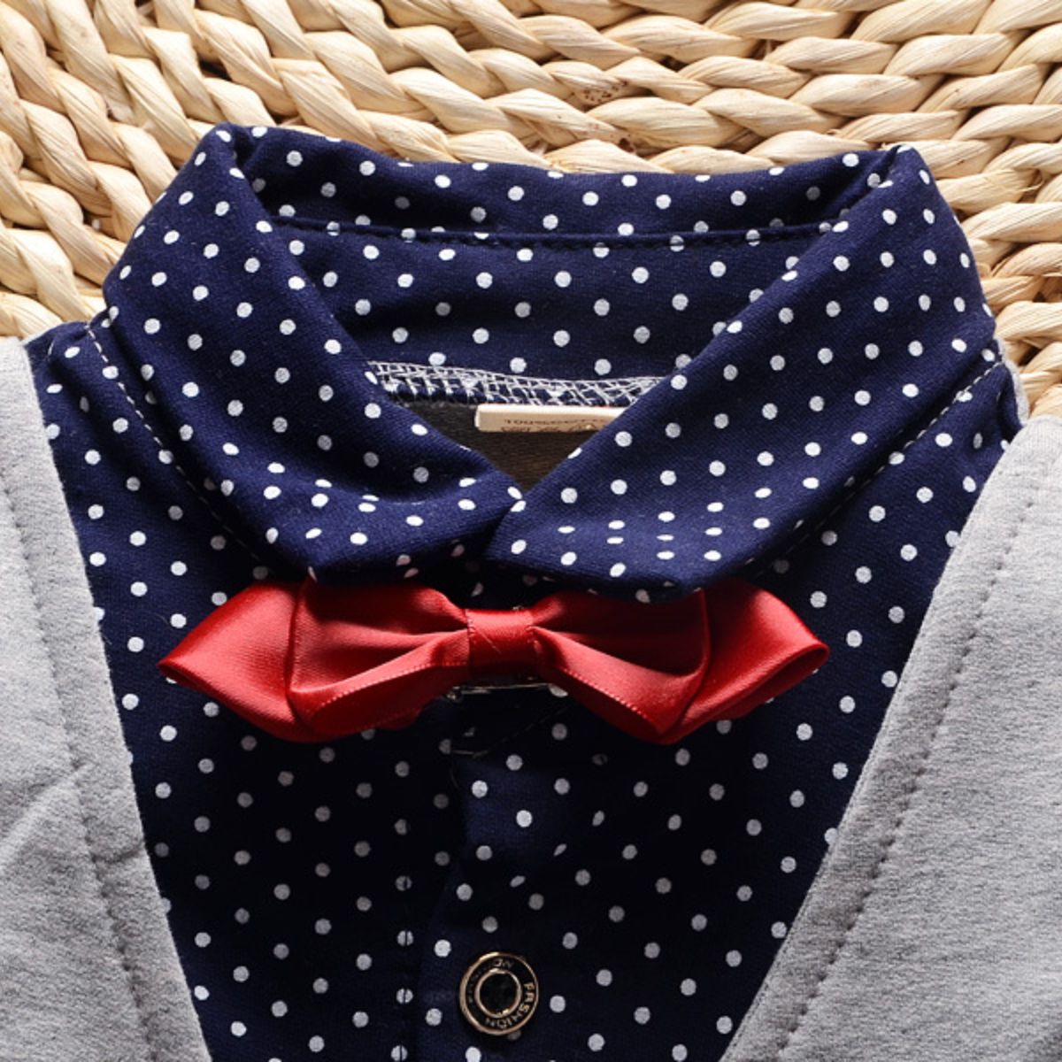 New spring men's clothing, children's clothing, shirts, fake three-piece suits