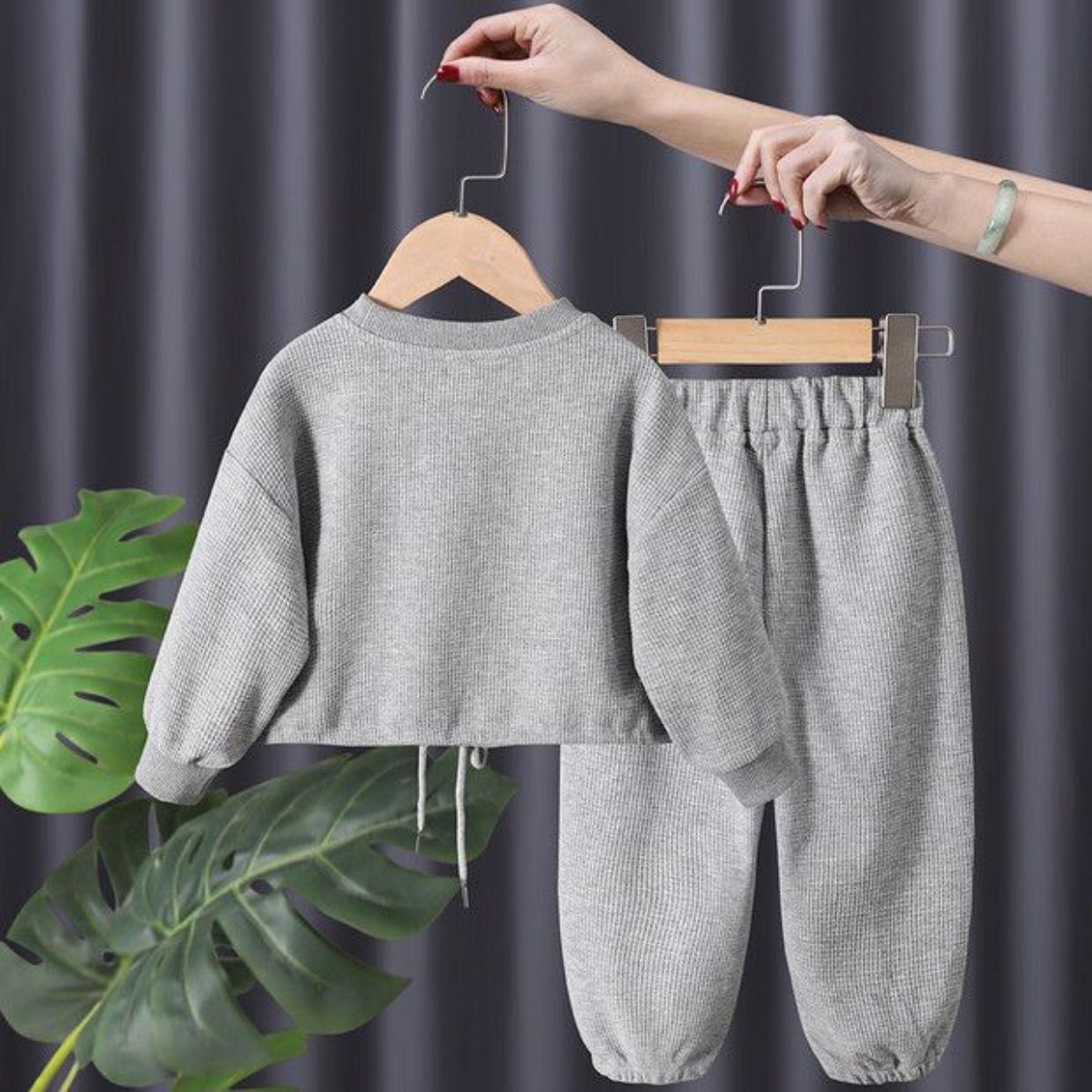 Girls Bear Sweater Suit Spring and Autumn New Children Cartoon Sweater Pants Two-piece Suit