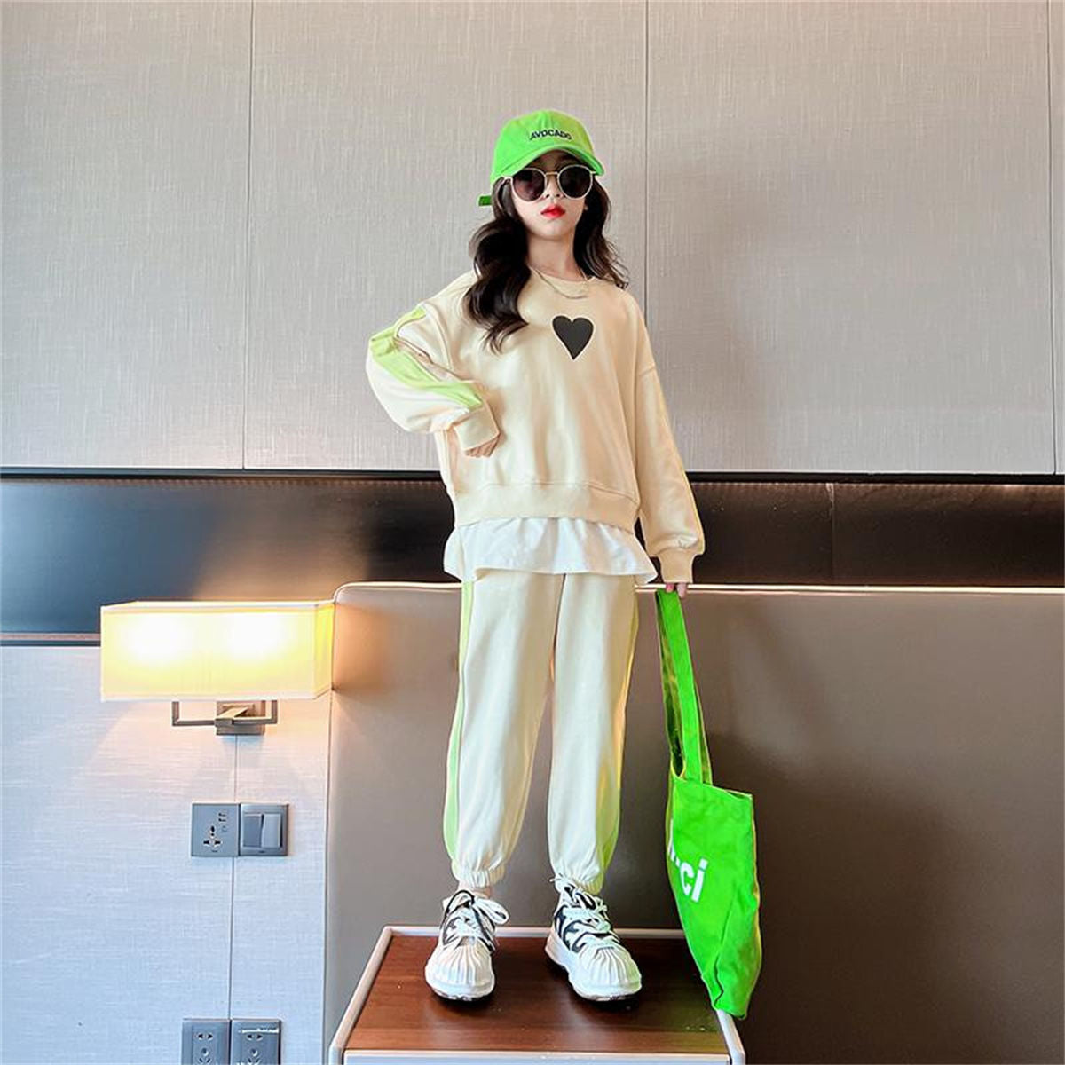 Cute autumn love sports style T-shirt suit for middle and large children and girls