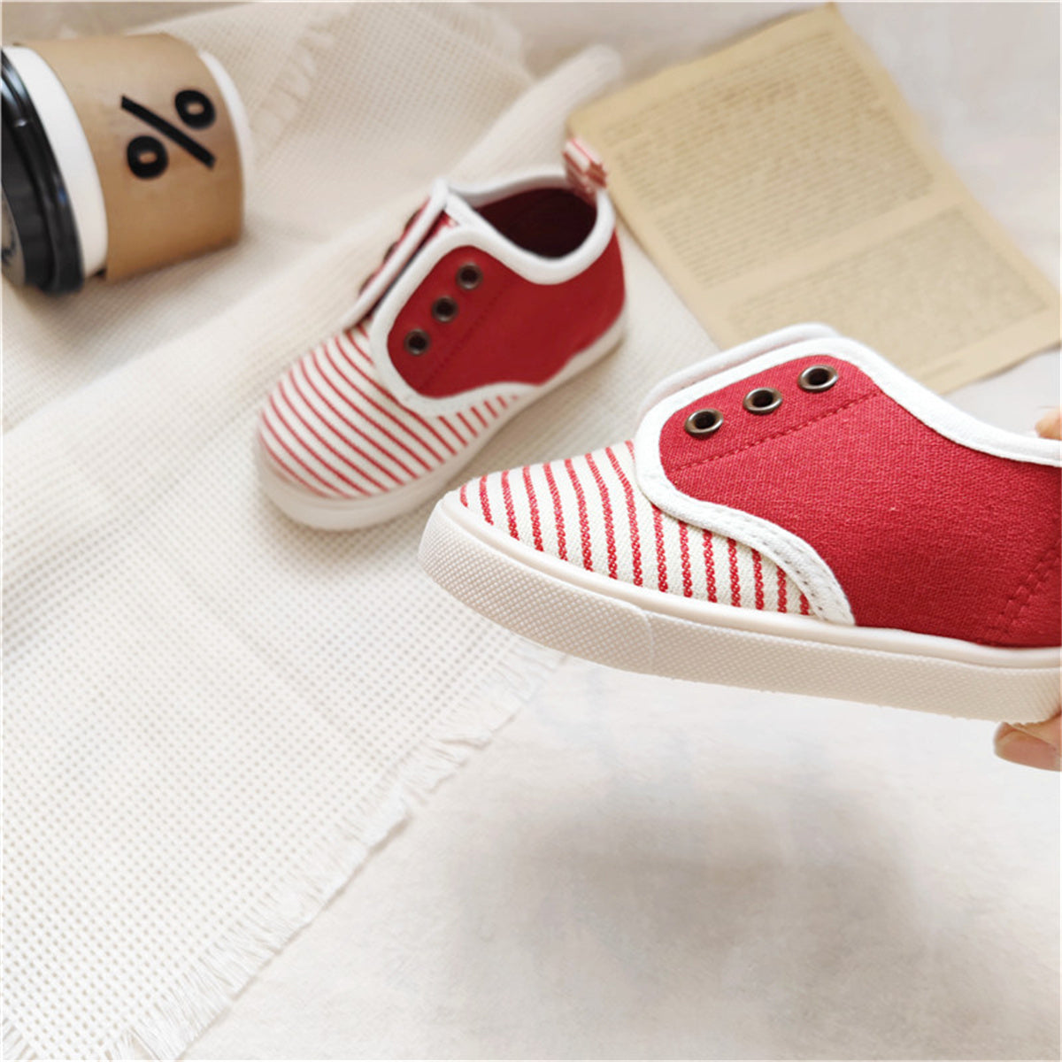 Children's and boys' simple striped casual style low-top canvas shoes