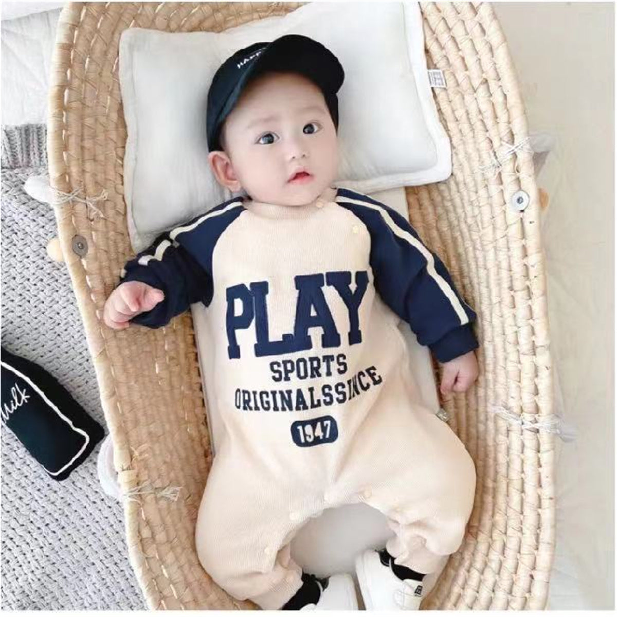 Infant long sleeve onesie casual romper baseball style romper