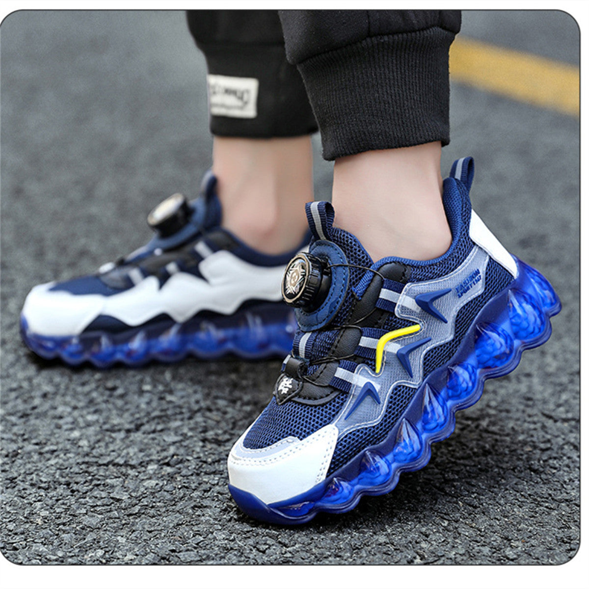 Middle and large boys spring and autumn color matching sports style running soft sole shock absorption non-slip sports shoes