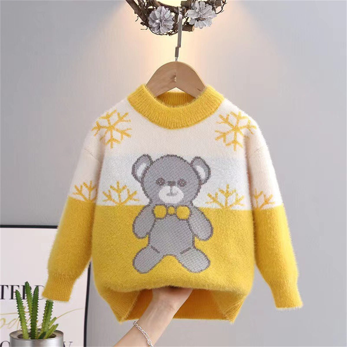 Cute winter style bear pullover sweater for boys and girls