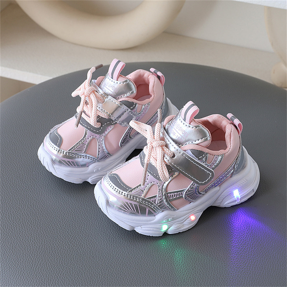 Simple style color matching luminous LED sports shoes for children and boys