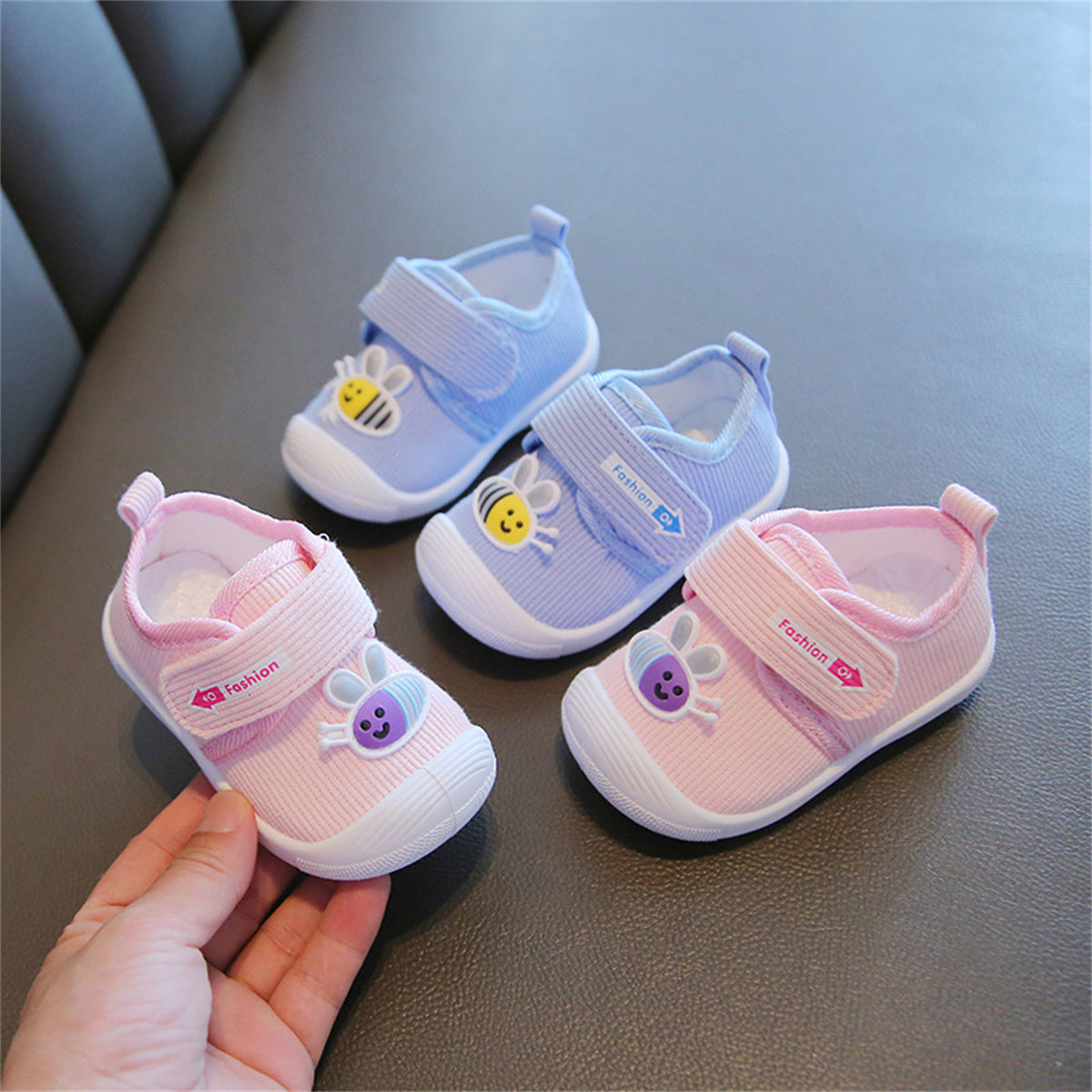 Baby and child horizontal line bee cartoon style non-slip soft sole casual shoes