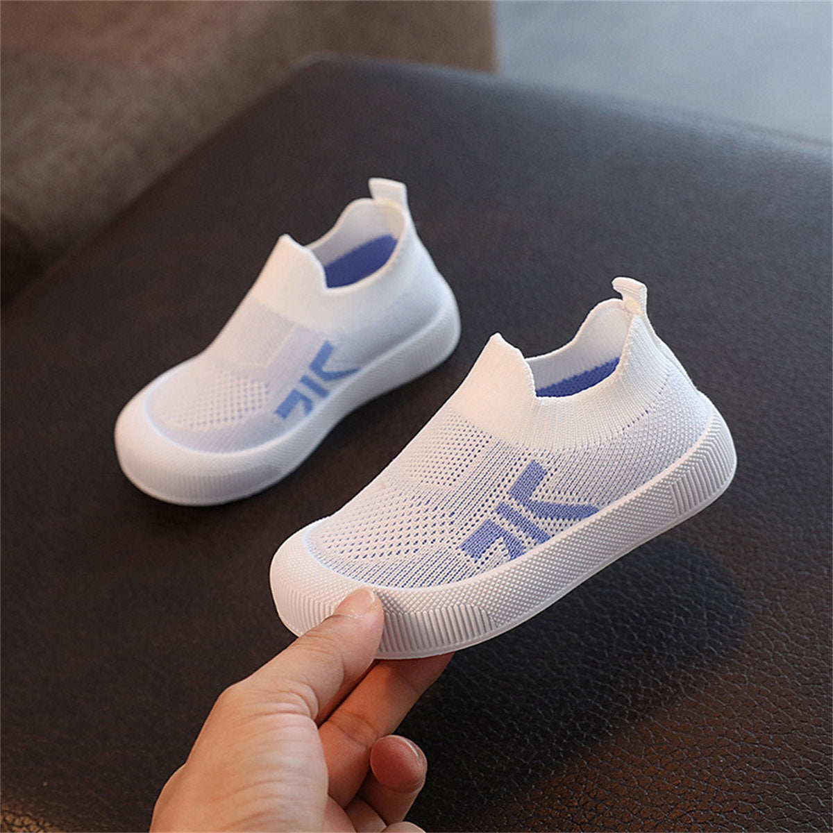 Children's slip-on woven sneakers