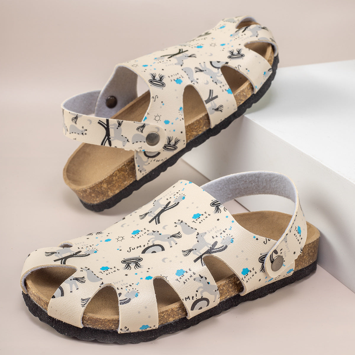 Casual children's closed toe two-way sandals flat-soled printed wear-resistant and lightweight