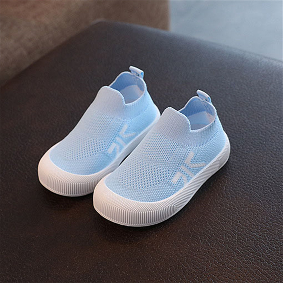 Children's slip-on woven sneakers