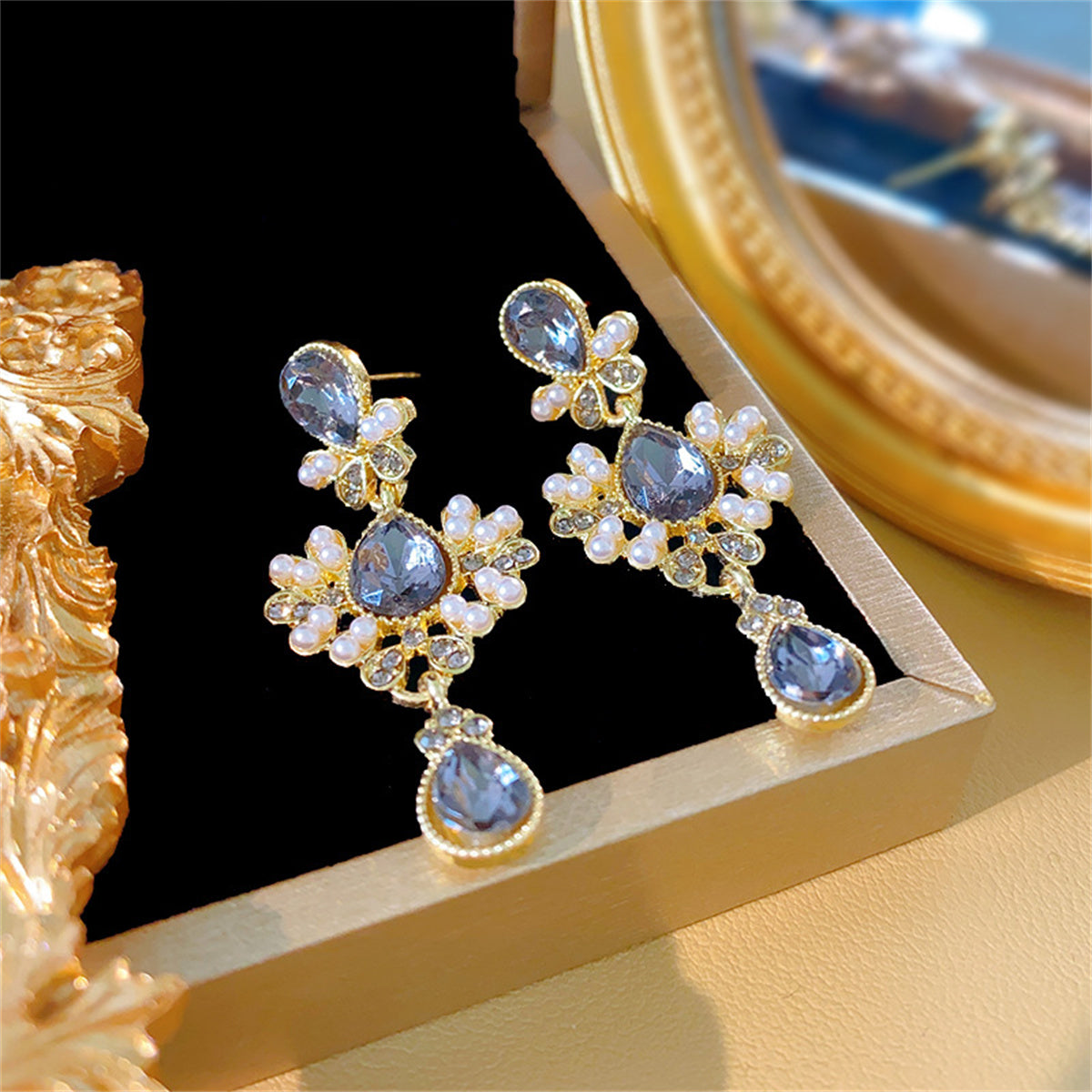 Women's shiny diamond Baroque court retro elegant earrings