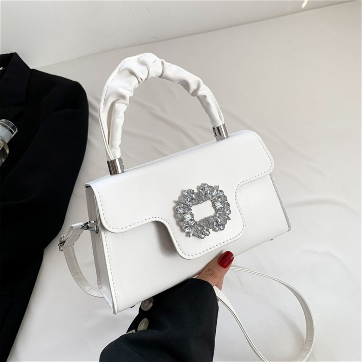 Women's fashion elegant style simple banquet party style small square bag crossbody bag