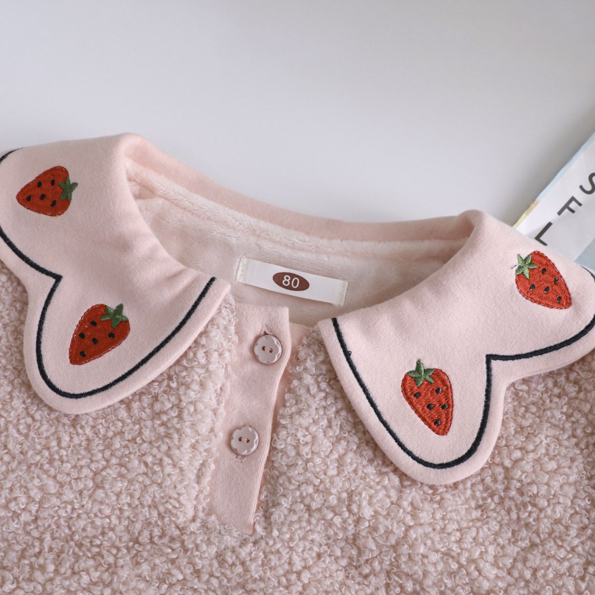 Girls cute sweatshirt autumn and winter new plush wool tops small and medium children&#39;s strawberry soft waxy doll collar POLO shirt trend