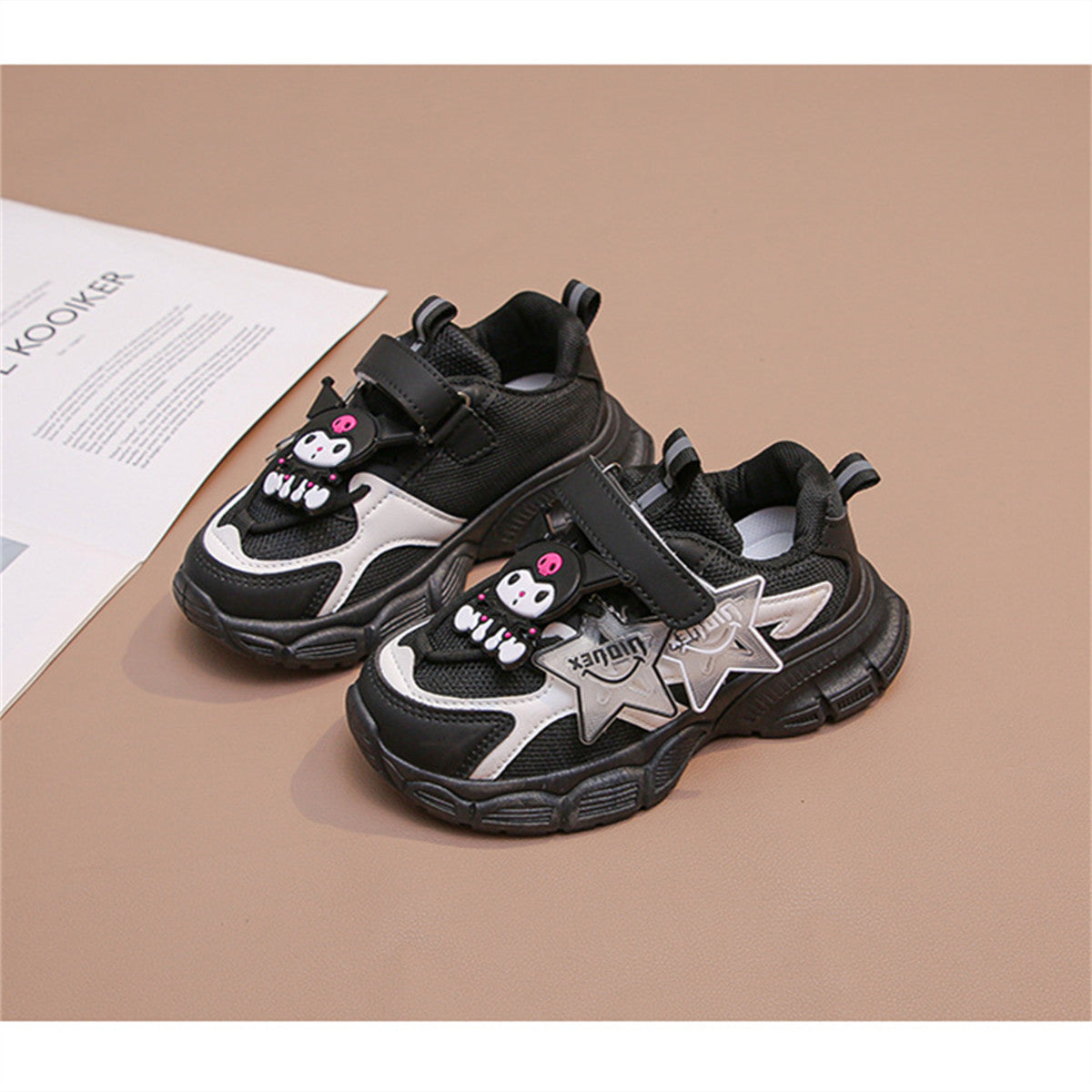 Sanrio pattern spring and autumn sports style soft sole shock absorbing sports shoes for middle and large children and girls