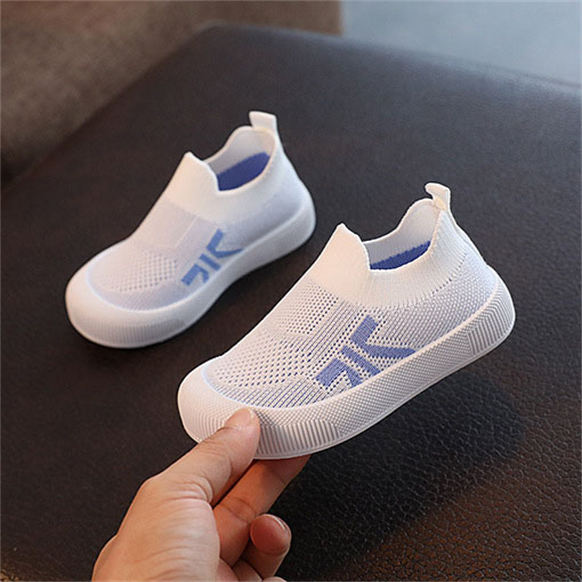 Children's slip-on woven sneakers