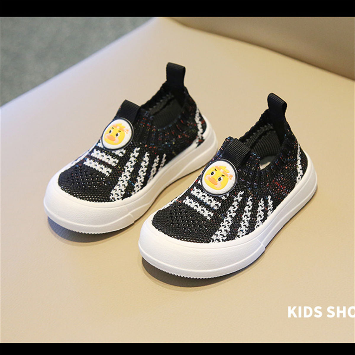 Children&#39;s and boys&#39; autumn yellow duck cute breathable casual low-top sneakers