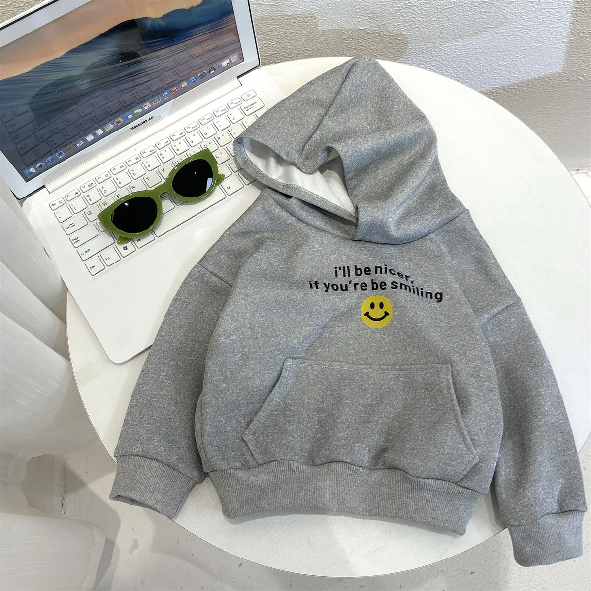 Fashionable hooded sweatshirt for boys long sleeves