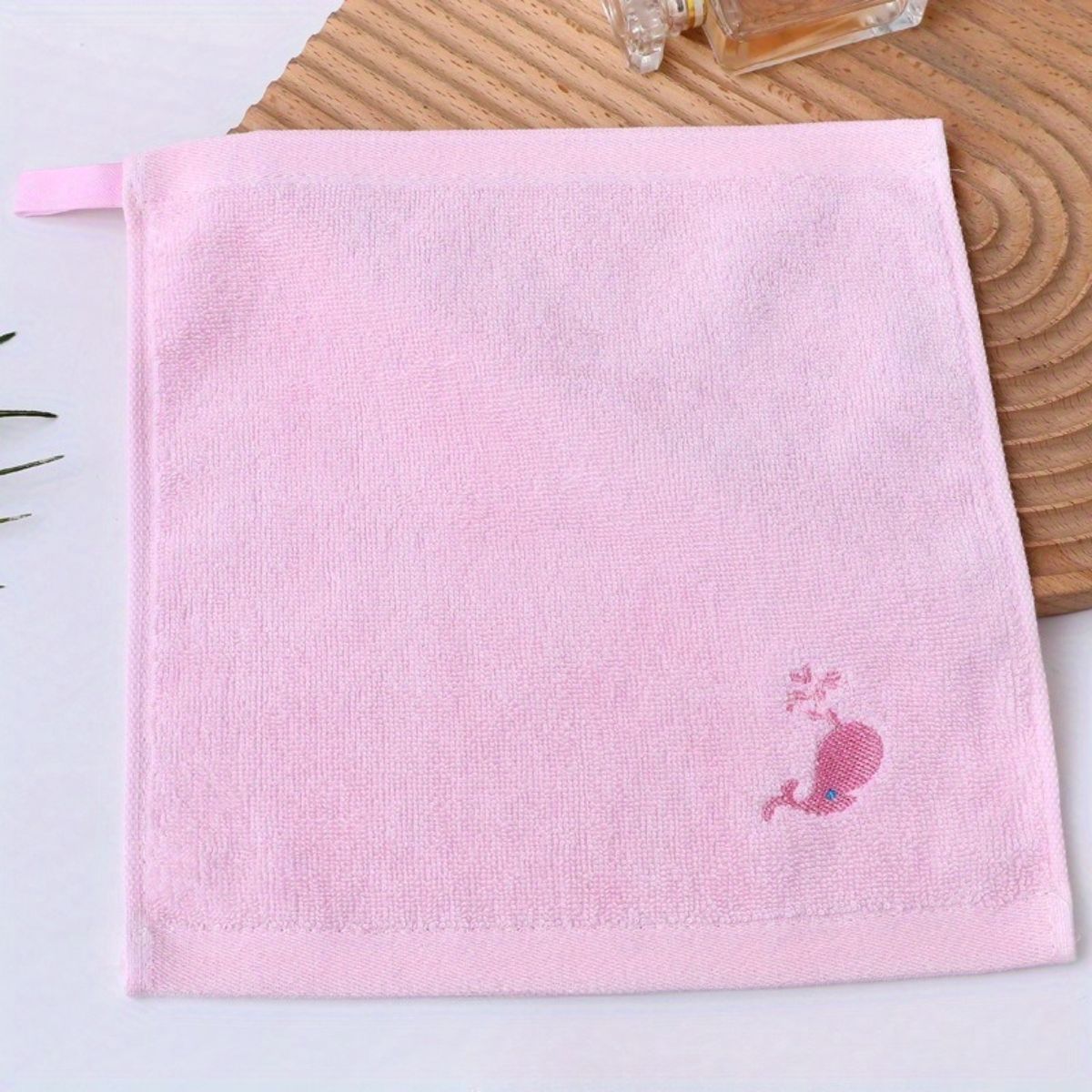 Embroidered cartoon cute cotton soft hangable absorbent children's square towel